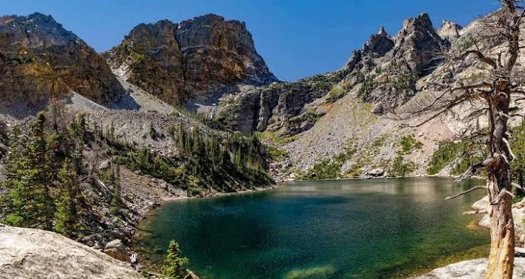 Emerald Lake Trail photo